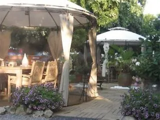 Au Manoir Des Vallees Couette-café 2*