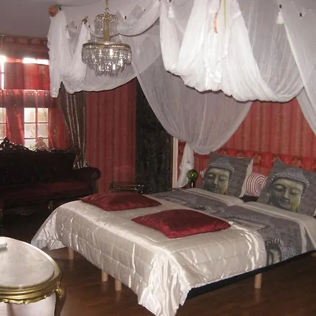 Hotel Au Manoir Des Vallees Maffe