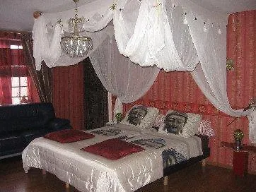 Au Manoir Des Vallees Couette-café Maffe