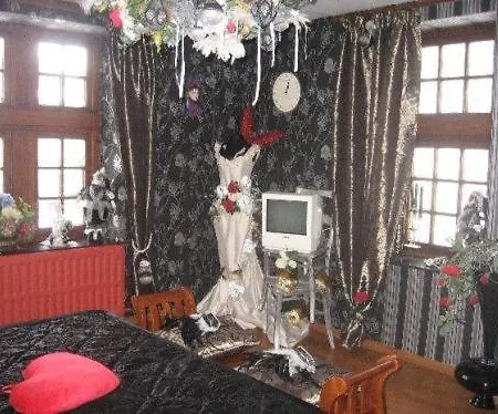 Au Manoir Des Vallees 2*